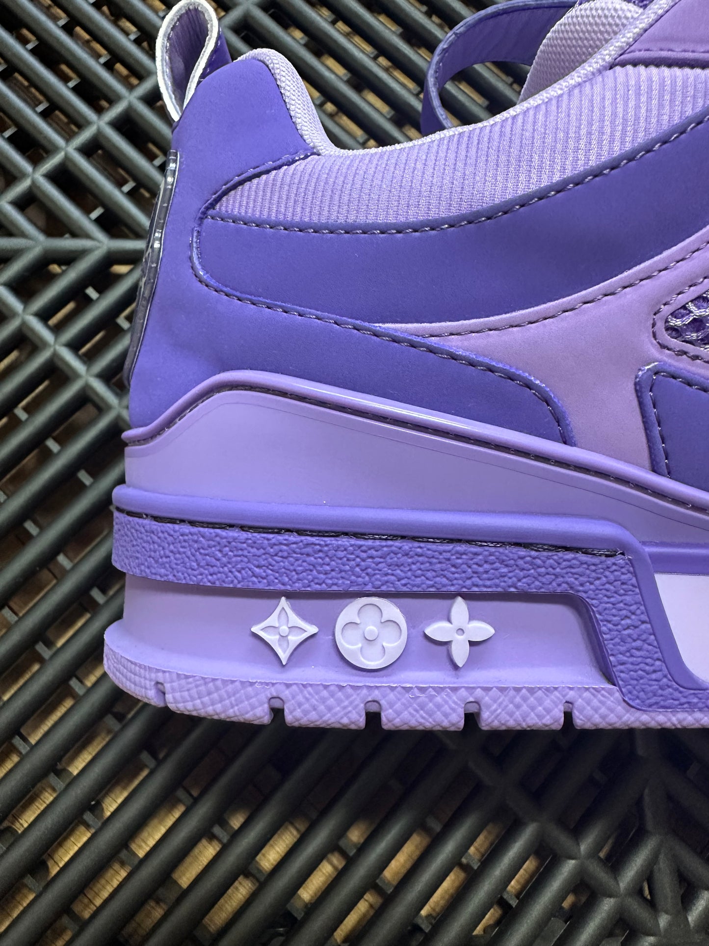 Lv Skate violette